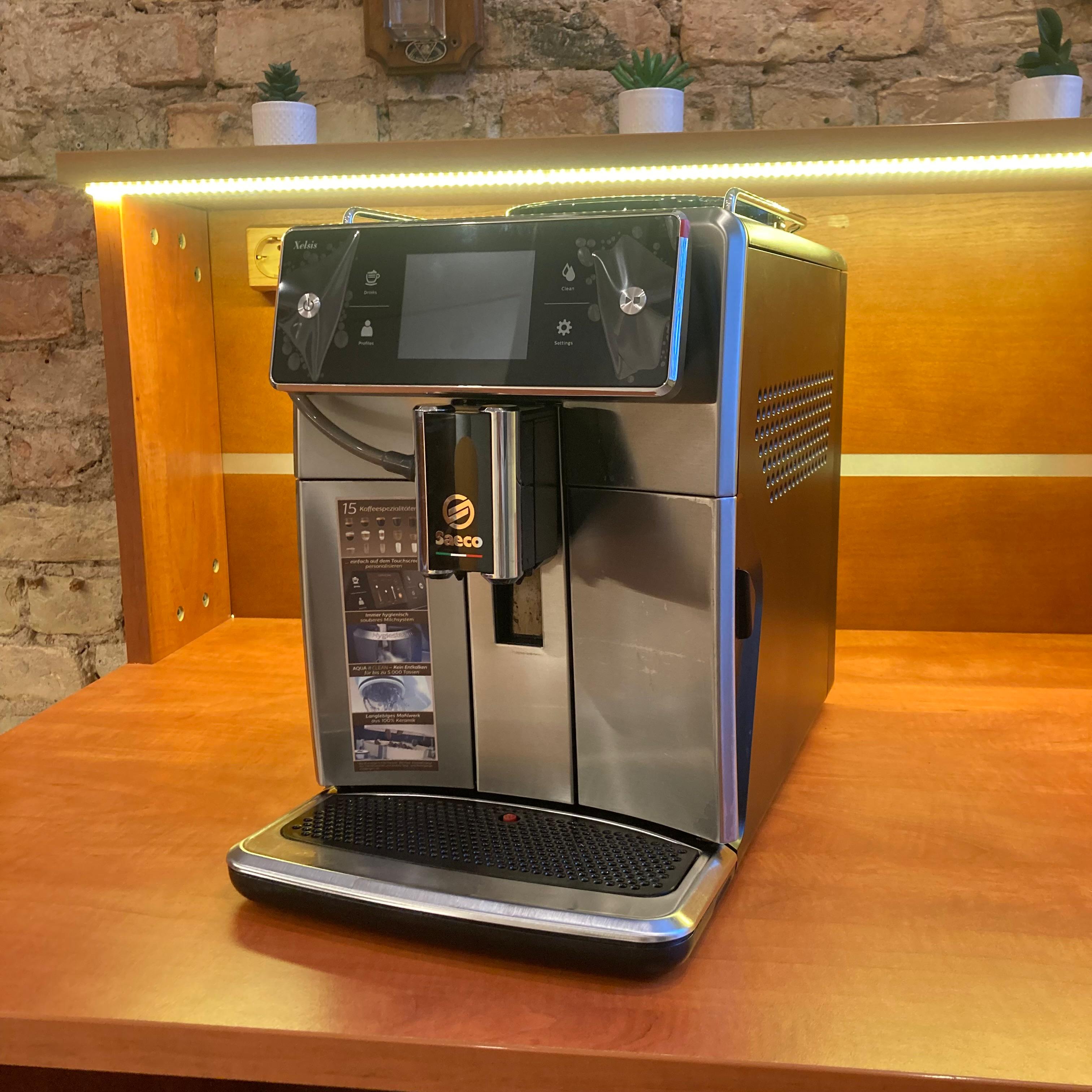 Saeco Xelsis SM7683 600 euro